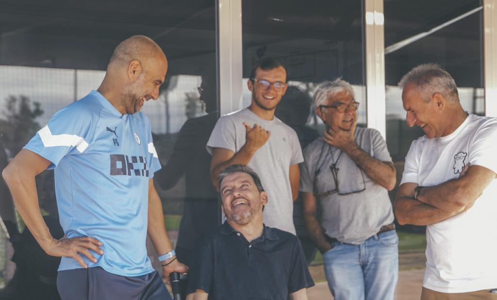 Guardiola, along with Begiristain and Unzue, in the match against ALS.