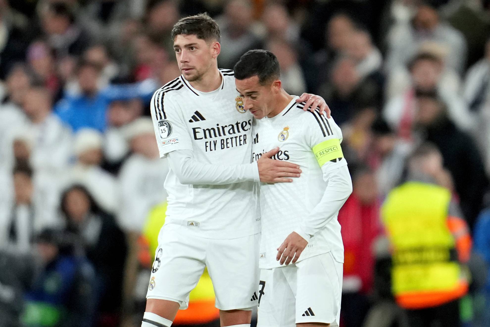 Valverde and Lucas Vázquez during the match against Liverpool at Anfield