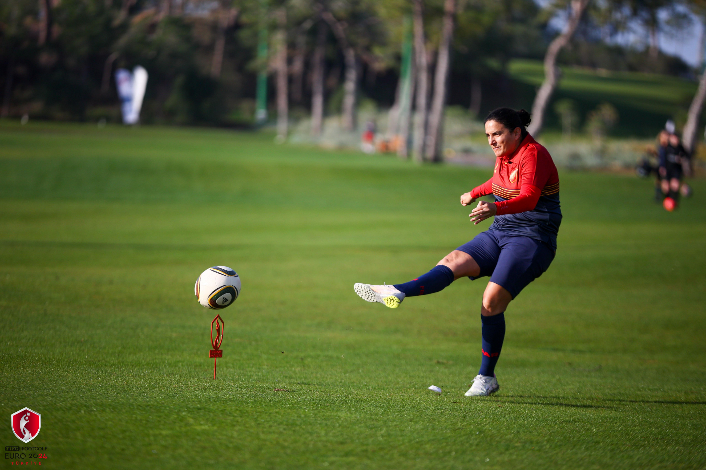 Final of the women's European Championship, with a Jabulani