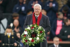 United’s emotional tribute to Law, with Ferguson at the helm