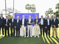 Simon Griffiths is crowned at the Staysure Marbella Legends