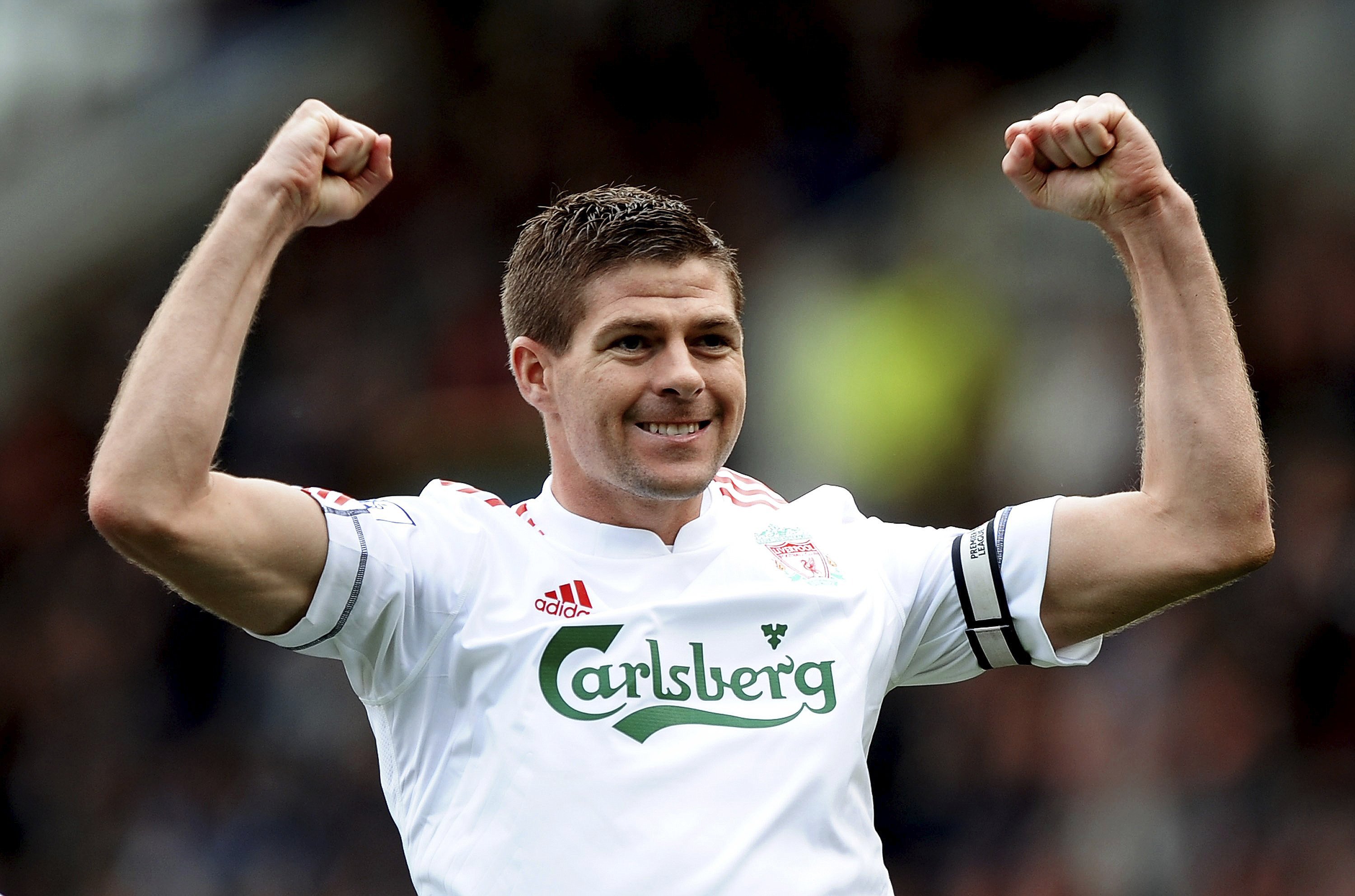 Steven Gerrard with the Liverpool T -shirt