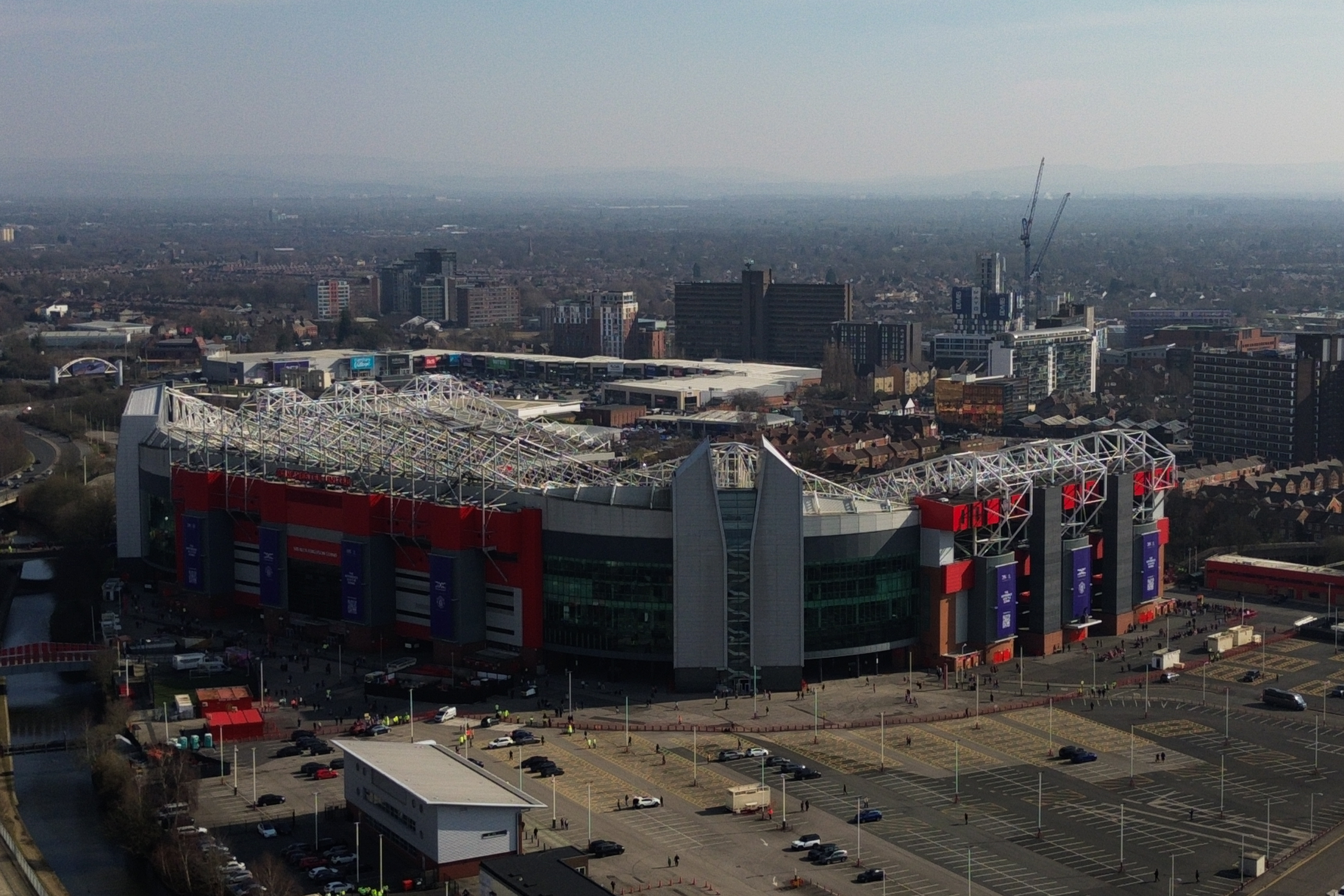 Manchester will demolish Old Trafford to build a new stadium of 2.4 billion for more than 100,000 spectators